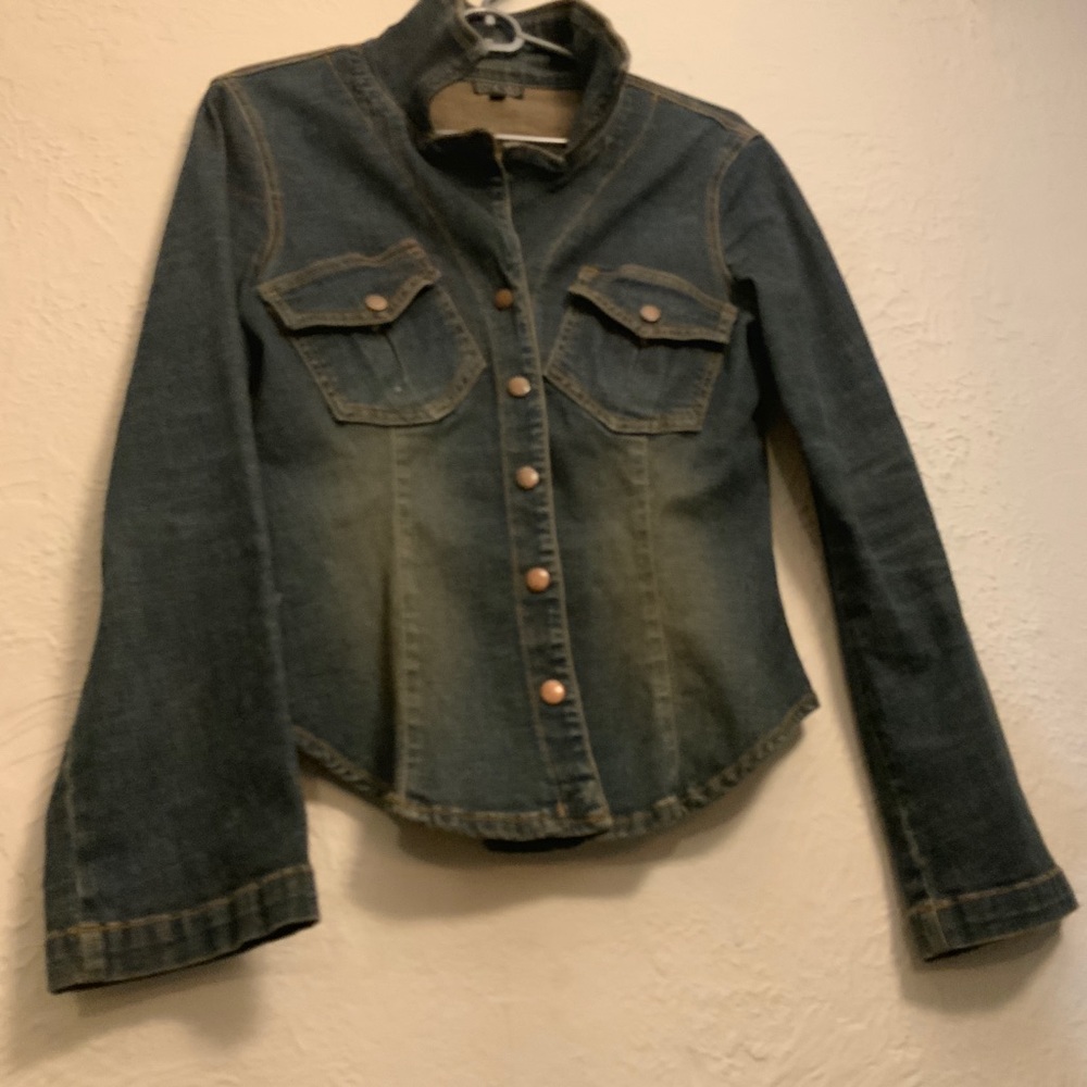 Stretchy Button Up - image 2